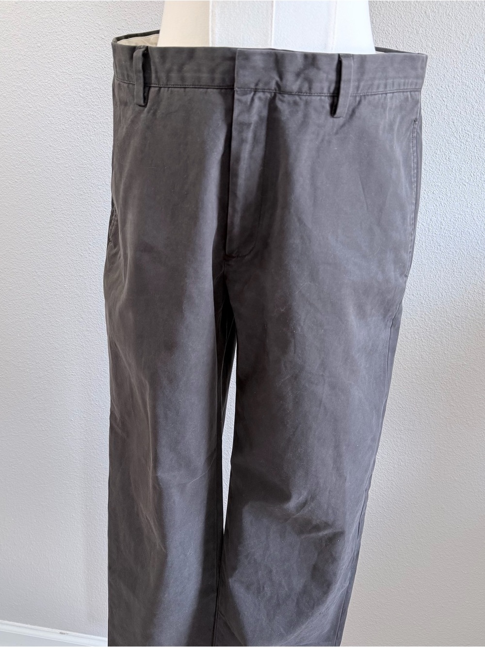 Banana Republic Gavin Chino Straight Fit Pants Mens 33x32 Sharp Grey Classic - Picture 2 of 9